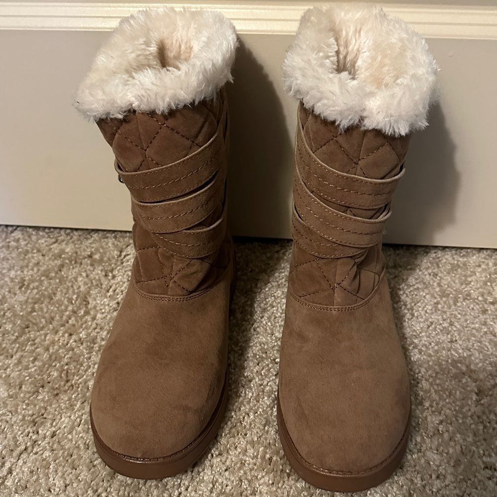 G by Guess Women's Tan Suede Winter Boots with Cream Faux Fur Cuff